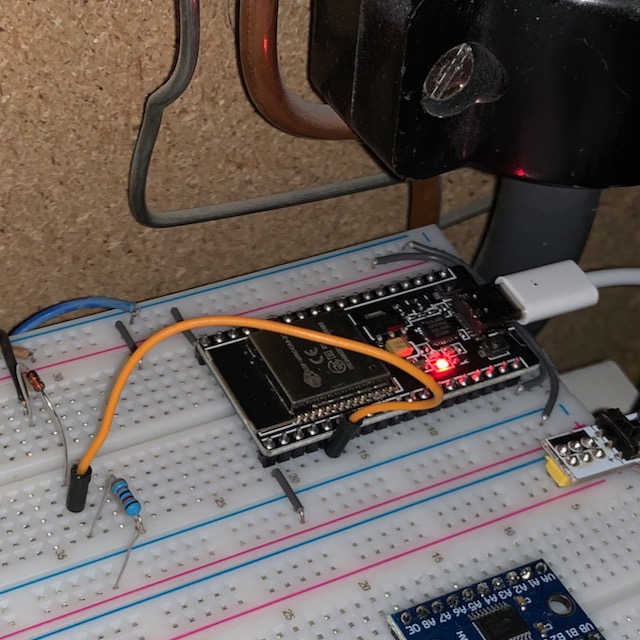 Smart Watermeter prototype on breadboard